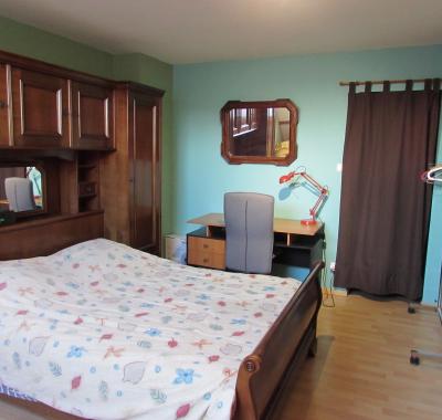 Chambre à louer + WC chez l'habitant