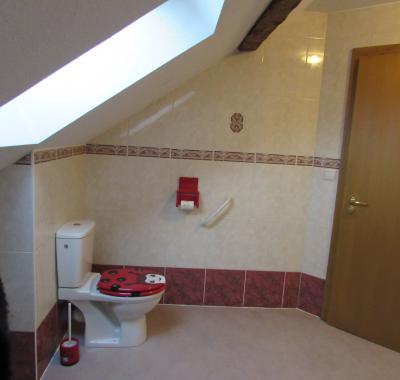 Chambre à louer + WC chez l'habitant