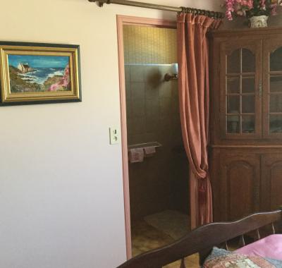 3  chambres  colorées