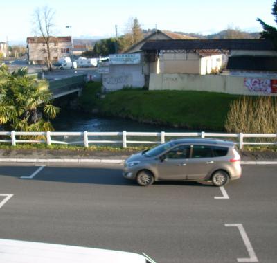 Appartement T3 exposé plein sud avec vue sur les Pyrénées