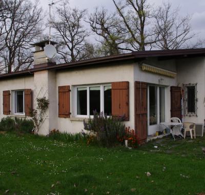 Caravane avec acces aux parties communes de la maison à coté