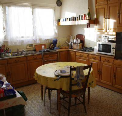 Caravane avec acces aux parties communes de la maison à coté