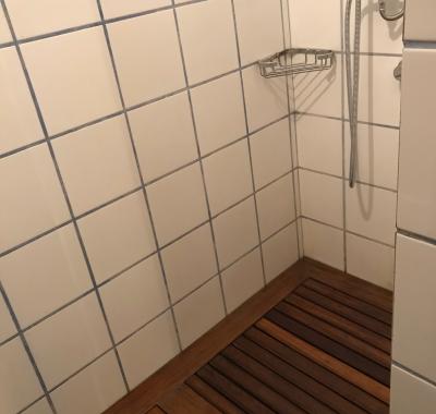 Chambre indépendante dans dépendances