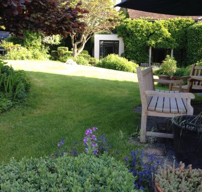 Chambre indépendante dans dépendances