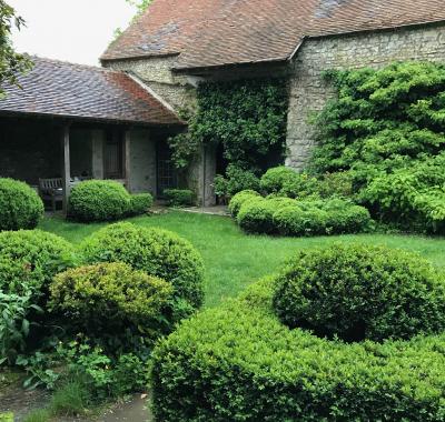 Chambre indépendante dans dépendances