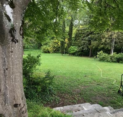 Chambre indépendante dans dépendances