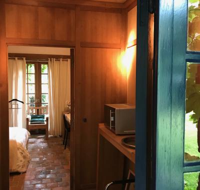 Chambre indépendante dans dépendances