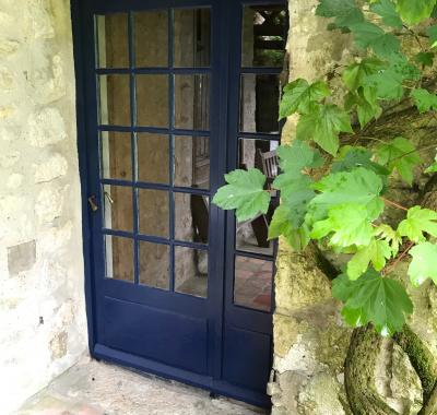 Chambre indépendante dans dépendances