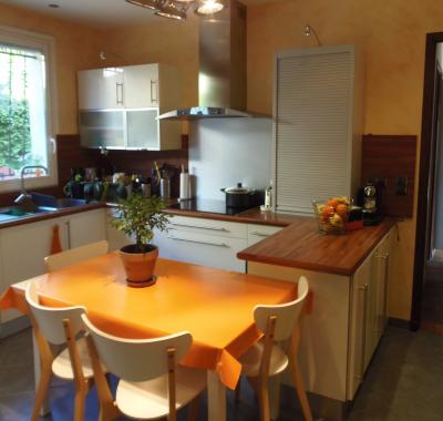 Chambre individuelle dans grande villa