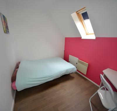PETITE CHAMBRE CONFORTABLE EN MAISON DE CAMPAGNE