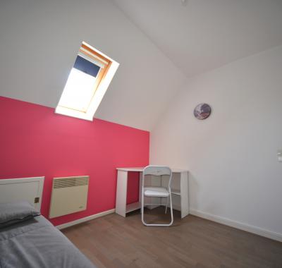 PETITE CHAMBRE CONFORTABLE EN MAISON DE CAMPAGNE