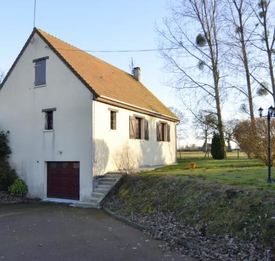 PETITE CHAMBRE CONFORTABLE EN MAISON DE CAMPAGNE