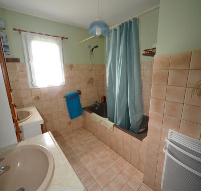 PETITE CHAMBRE CONFORTABLE EN MAISON DE CAMPAGNE