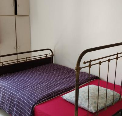 Chambre à louer dans une maison individuelle à Louvre près  de la gare