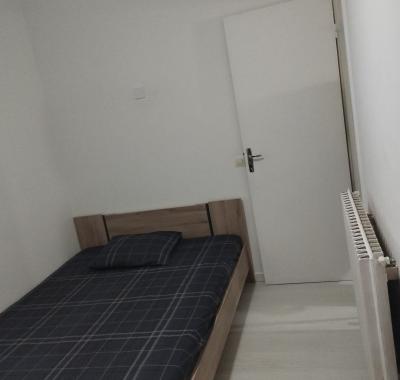 Chambre à louer dans une maison individuelle à Louvre près  de la gare