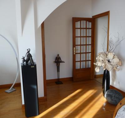 Chambre paisible pour filles dans la ville rose