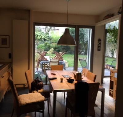 Chambre avec Salle de bain privative dans une maison d’architecte