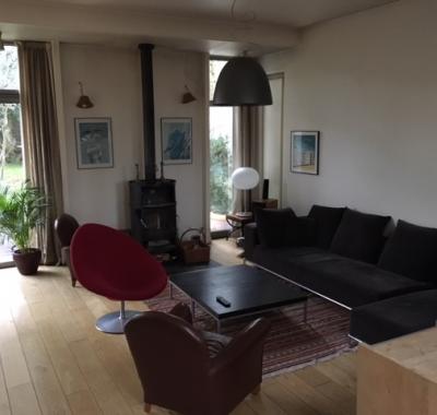 Chambre avec Salle de bain privative dans une maison d’architecte