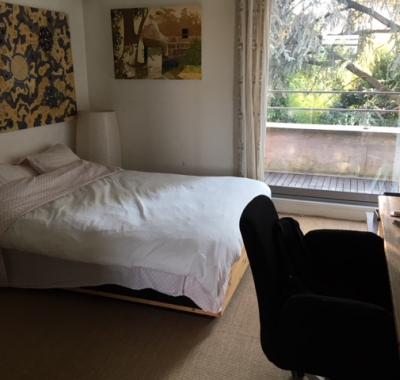 Chambre avec Salle de bain privative dans une maison d’architecte