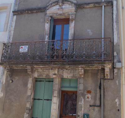 Maison avec balcon