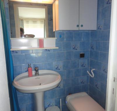 Chambre climatisée  + salle d'eau + WC privé