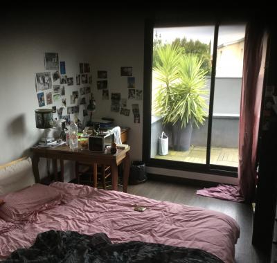 Chambre avec petit déjeuner et demie pension à Bordeaux