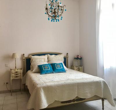 Idéal VISA pour l'Image -THE YELLOW HOUSE