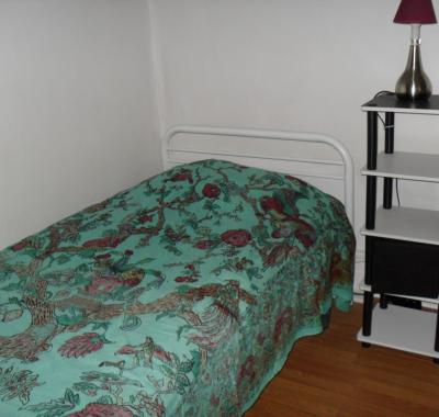 Chambre meublée dans pavillon