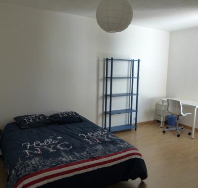 Proche du centre, fac et lycées