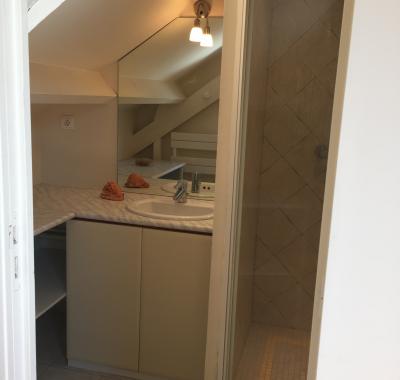 Loue chambre dans maison proche commerces et transports à Sèvres (92)