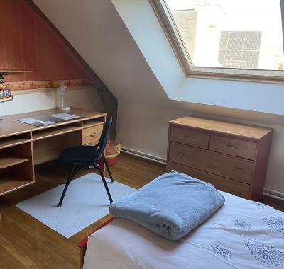 Ch rouge 1 pers proche 24 du Mans et JO