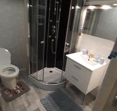 Chambre crème en coloc