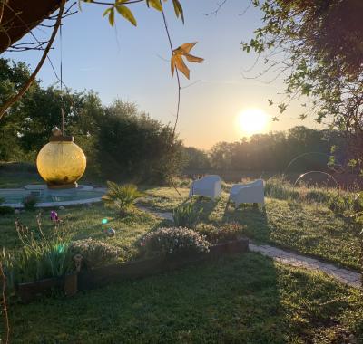 Chambre au calme avec accès piscine