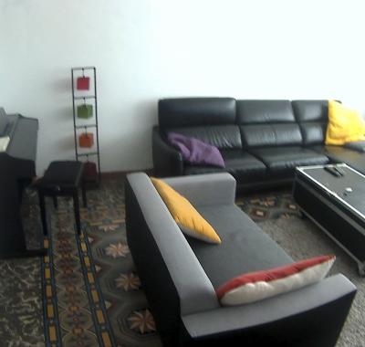 Grand chambre petite village