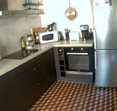 Grand chambre petite village