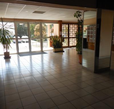 Appart. meublé T2 44 m² Clim. Ascenseur Parking, Accès Handicapé.