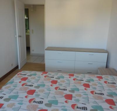 Appart. meublé T2 44 m² Clim. Ascenseur Parking, Accès Handicapé.