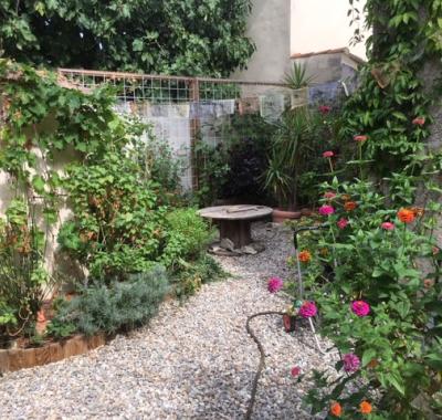 Chambre lumineuse et calme