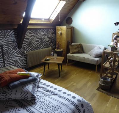 Grande chambre aménagée