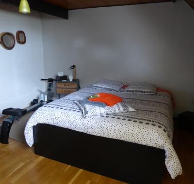 Grande chambre aménagée