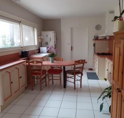 Agréable Chambre lumineuse de 10 m2  entre Grenoble et Chambéry