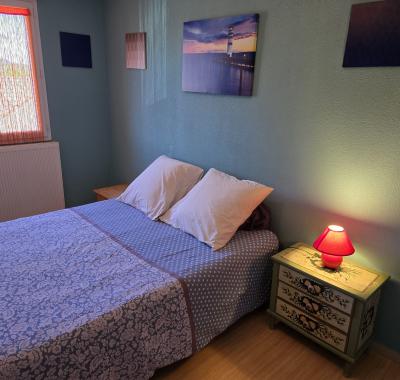 Chambre individuelle grand lit ,➕ chambre supplémentaire