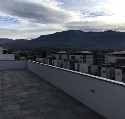 Grand appartement vue lac et montagne