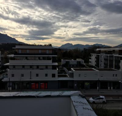 Grand appartement vue lac et montagne