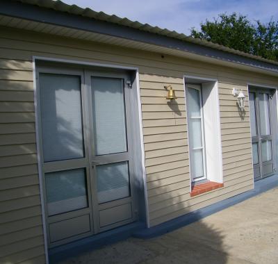 Petite maison sur terrain de loisir