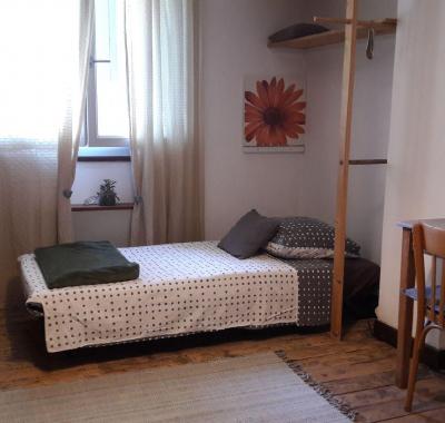 Chambre privée dans grande maison avec jardin