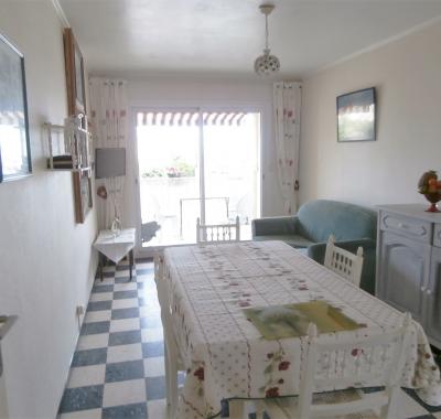 Location 2/5 pers, 3 chambre, Clim , à 100 m de la plage et centre