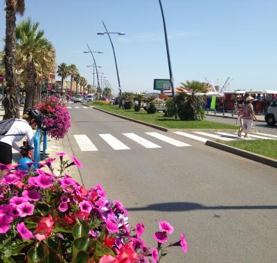 Location 2/5 pers, 3 chambre, Clim , à 100 m de la plage et centre