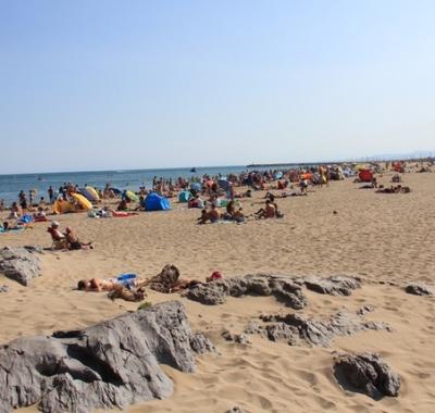 Location 2/5 pers, 3 chambre, Clim , à 100 m de la plage et centre