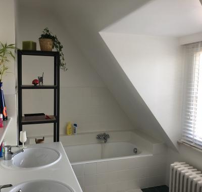 Chambre à Louer Dans Spacieuse Villa à Waterloo 3/3